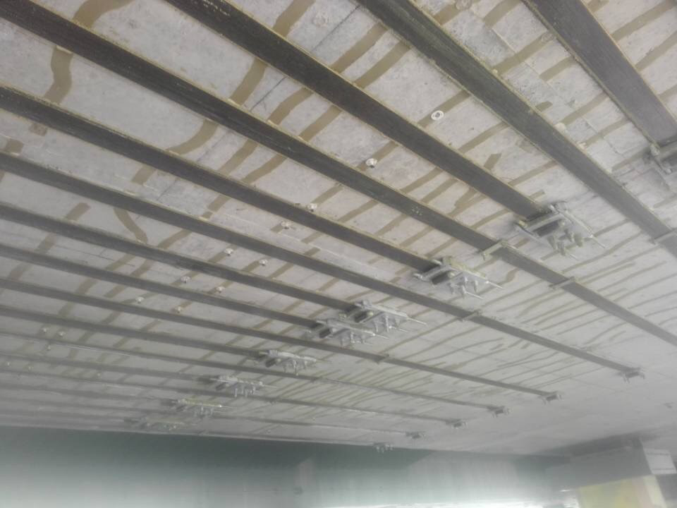 东北大庆团结桥，用南京曼卡特碳纤维布加固原因？