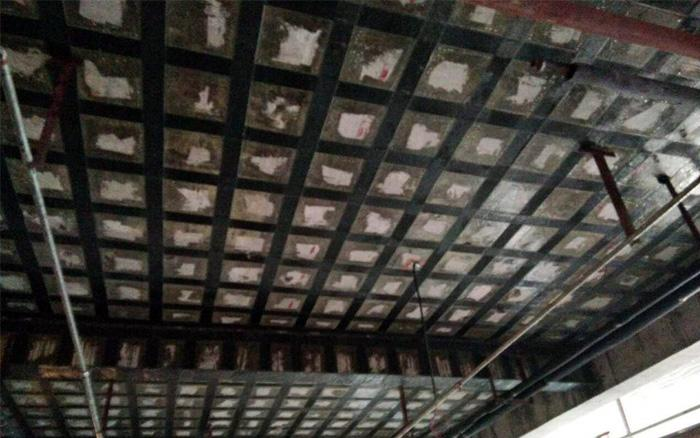 碳纤维布加固中，所指的高性能环氧结构胶是什么胶？